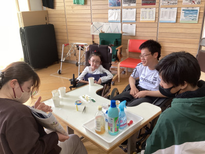 ④
