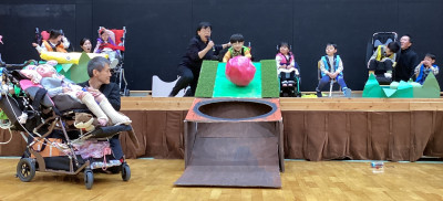 １年生「いろいろころりんすっとんとん」