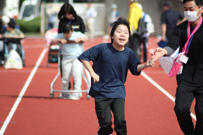 ゴールを目指して走っています